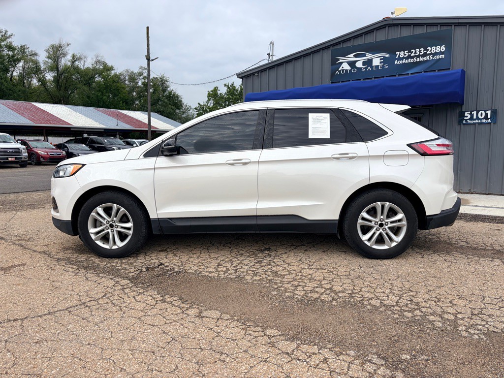 2019 Ford Edge Image 8
