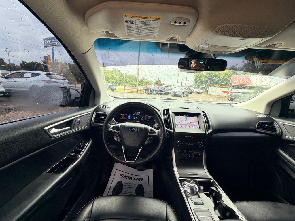 2019 Ford Edge Image 10