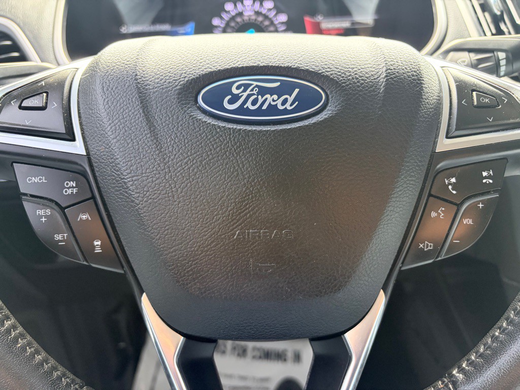 2019 Ford Edge Image 13