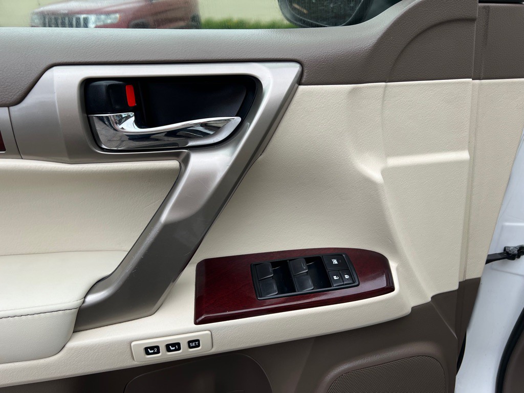 2019 Lexus GX Image 18