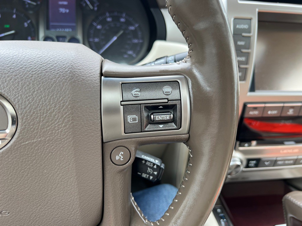 2019 Lexus GX Image 24