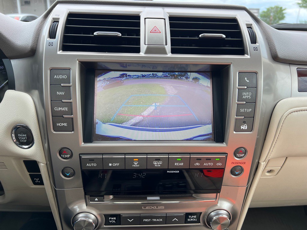 2019 Lexus GX Image 26