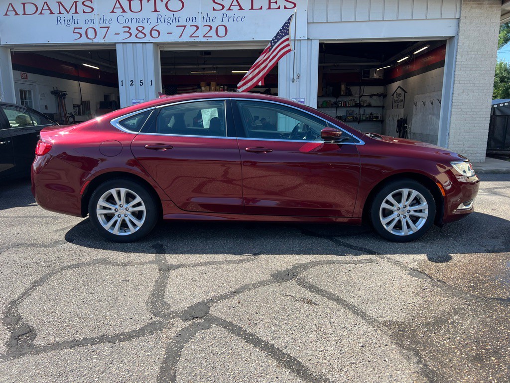 2016 Chrysler 200 Image 2