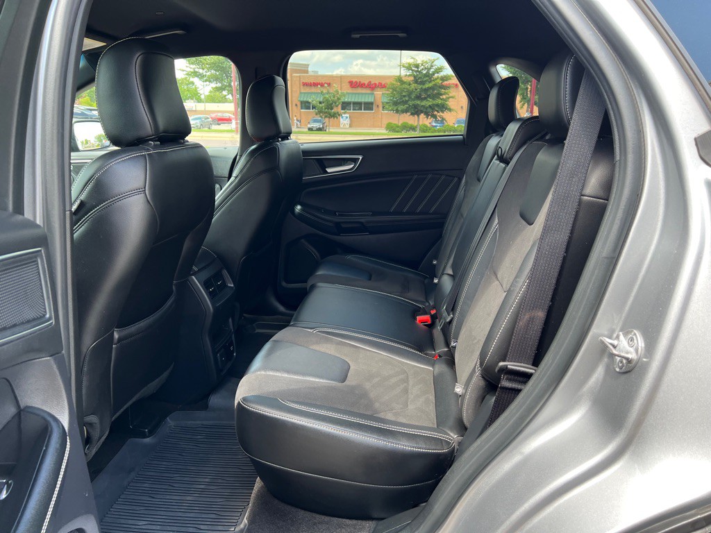 2020 Ford Edge Image 9
