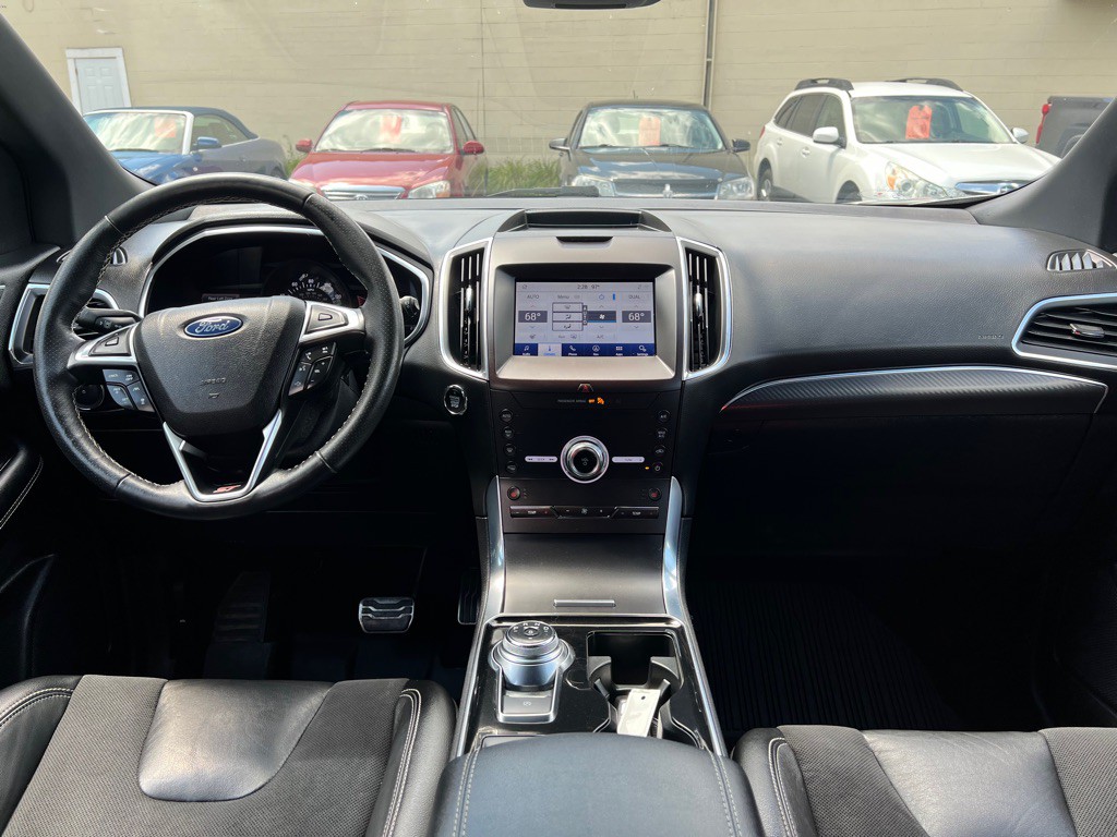 2020 Ford Edge Image 11