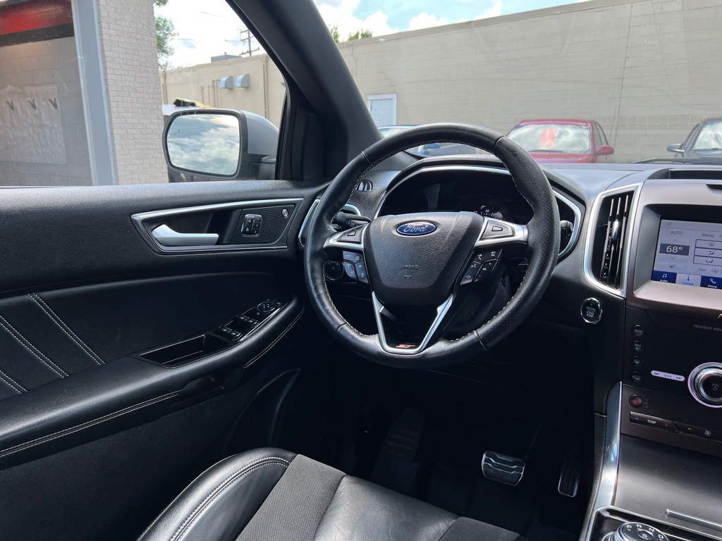 2020 Ford Edge Image 12
