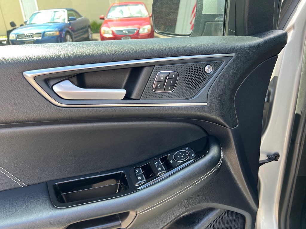 2020 Ford Edge Image 14