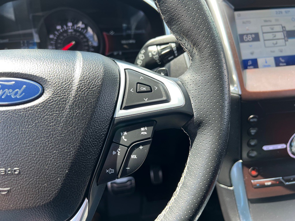 2020 Ford Edge Image 20