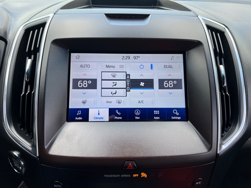 2020 Ford Edge Image 22