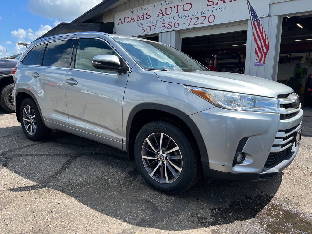2018 Toyota Highlander Image 1