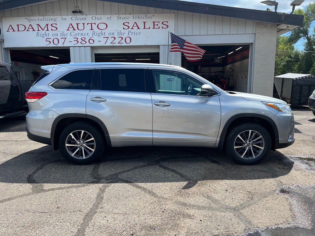 2018 Toyota Highlander Image 2