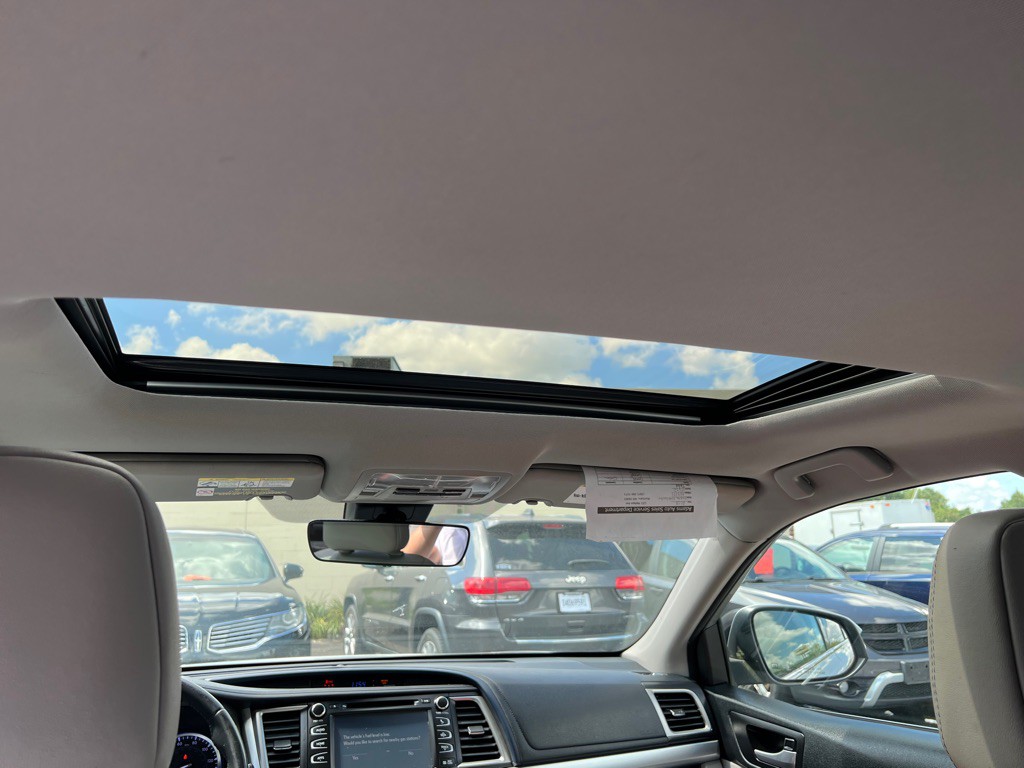 2018 Toyota Highlander Image 11