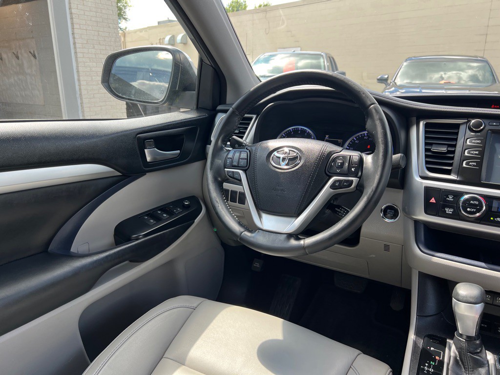 2018 Toyota Highlander Image 14