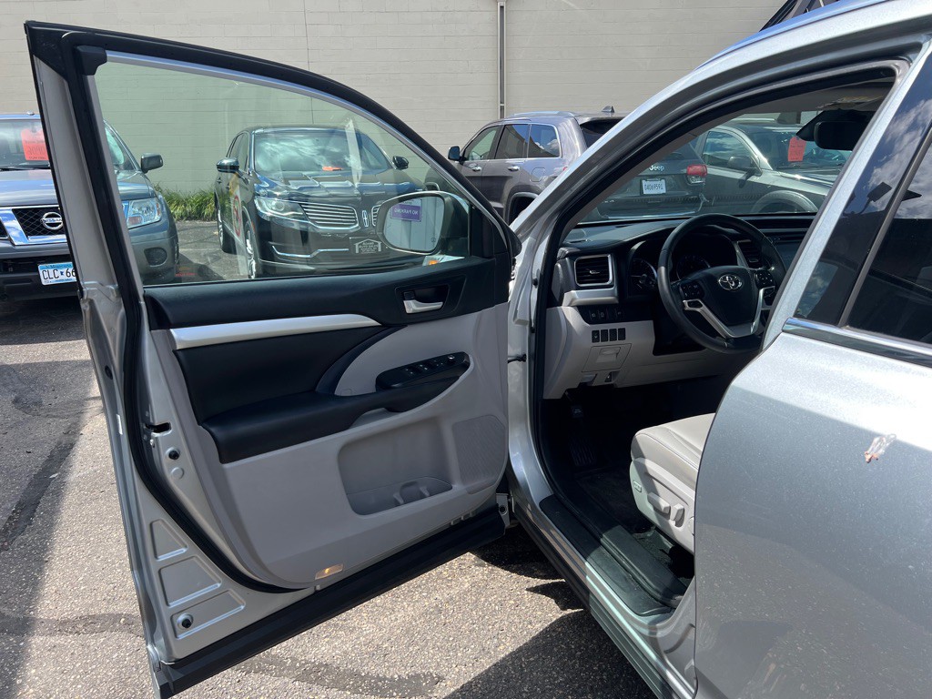 2018 Toyota Highlander Image 15