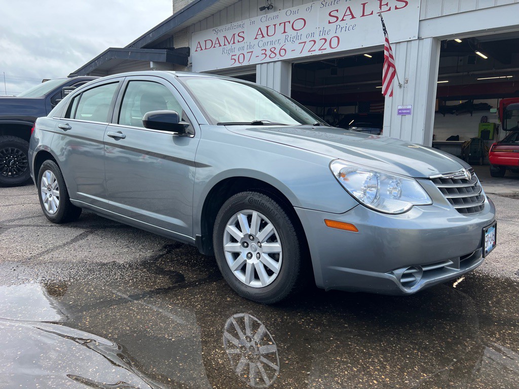 2010 Chrysler Sebring Image 1
