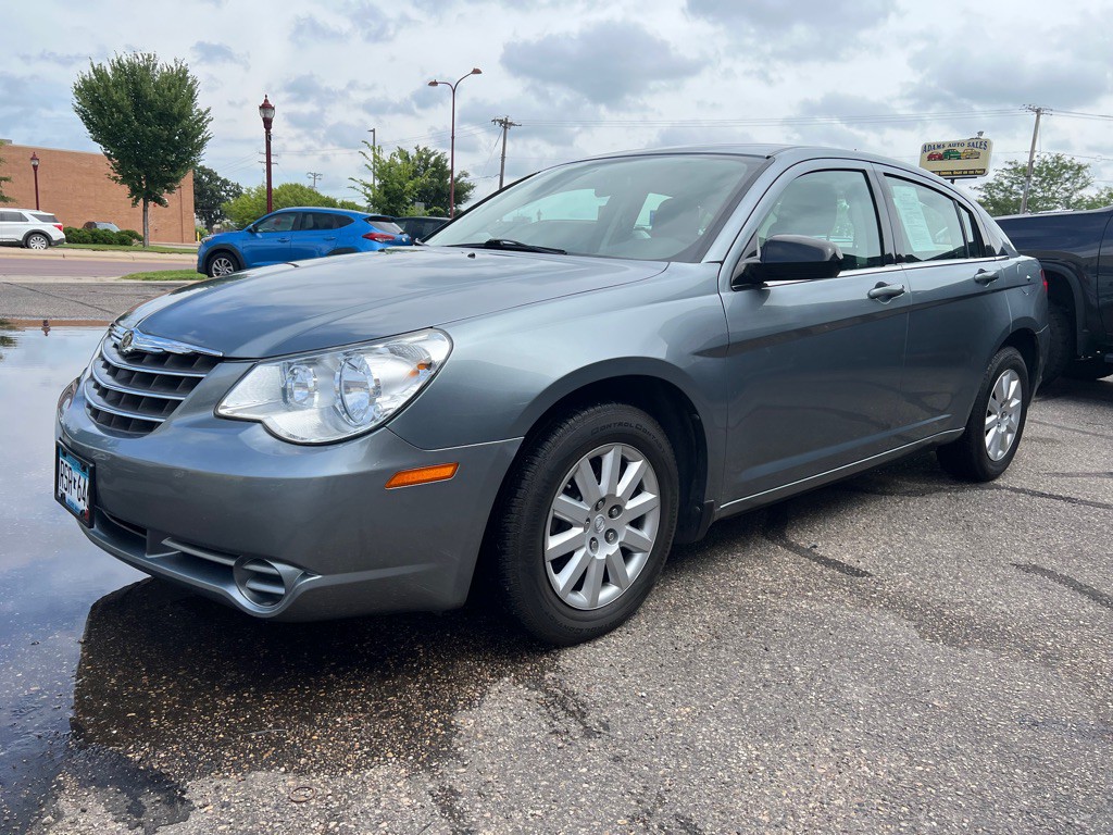2010 Chrysler Sebring Image 4