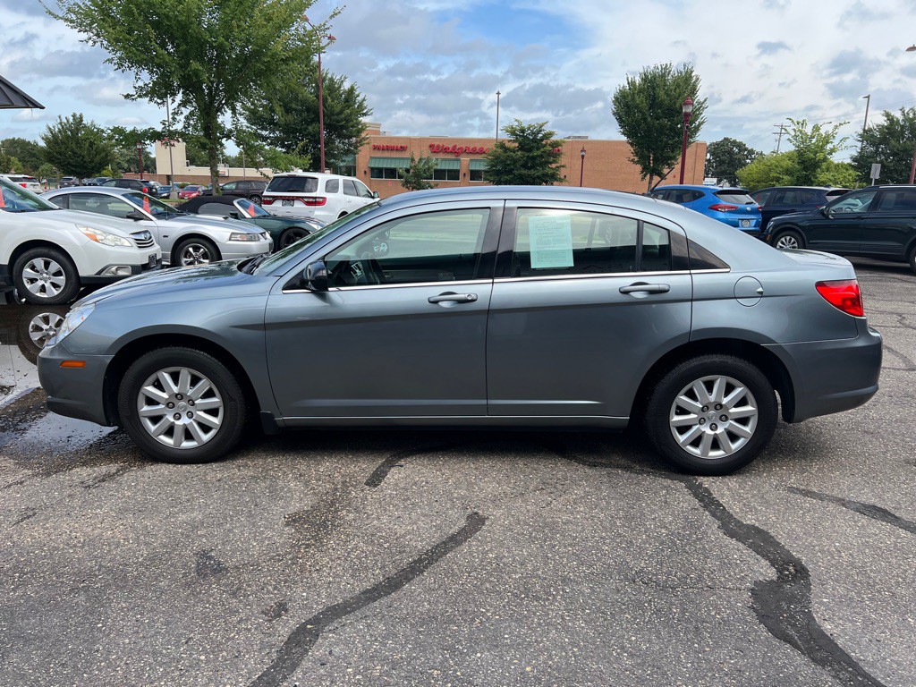 2010 Chrysler Sebring Image 5