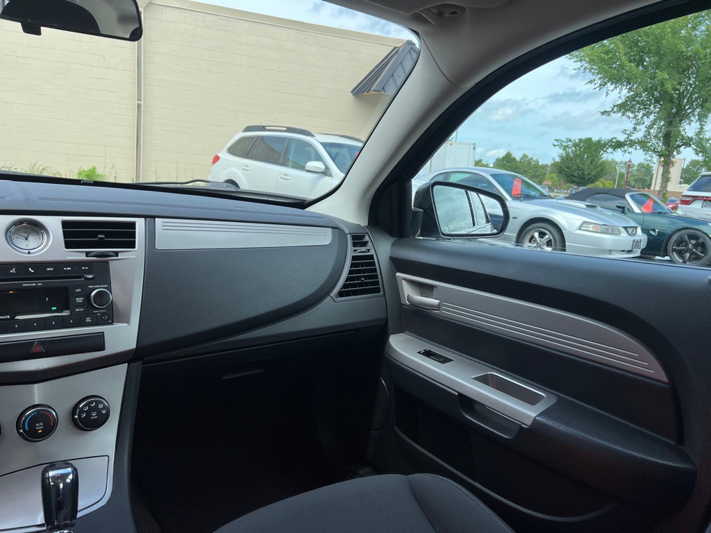 2010 Chrysler Sebring Image 9