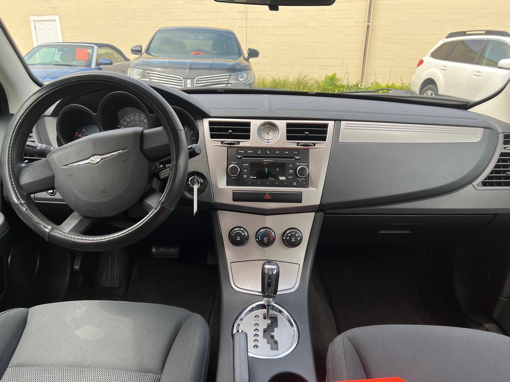2010 Chrysler Sebring Image 10