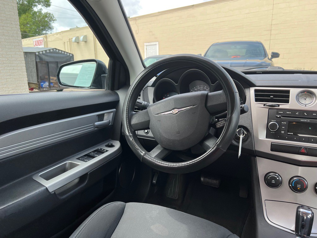 2010 Chrysler Sebring Image 11
