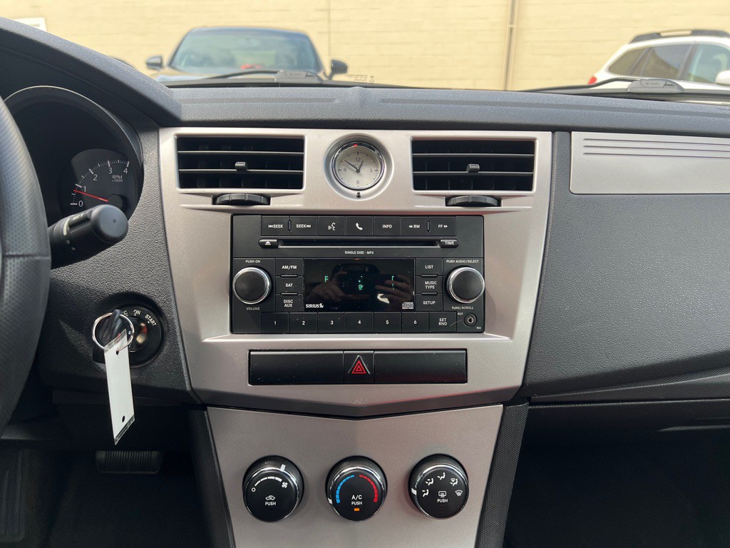2010 Chrysler Sebring Image 18