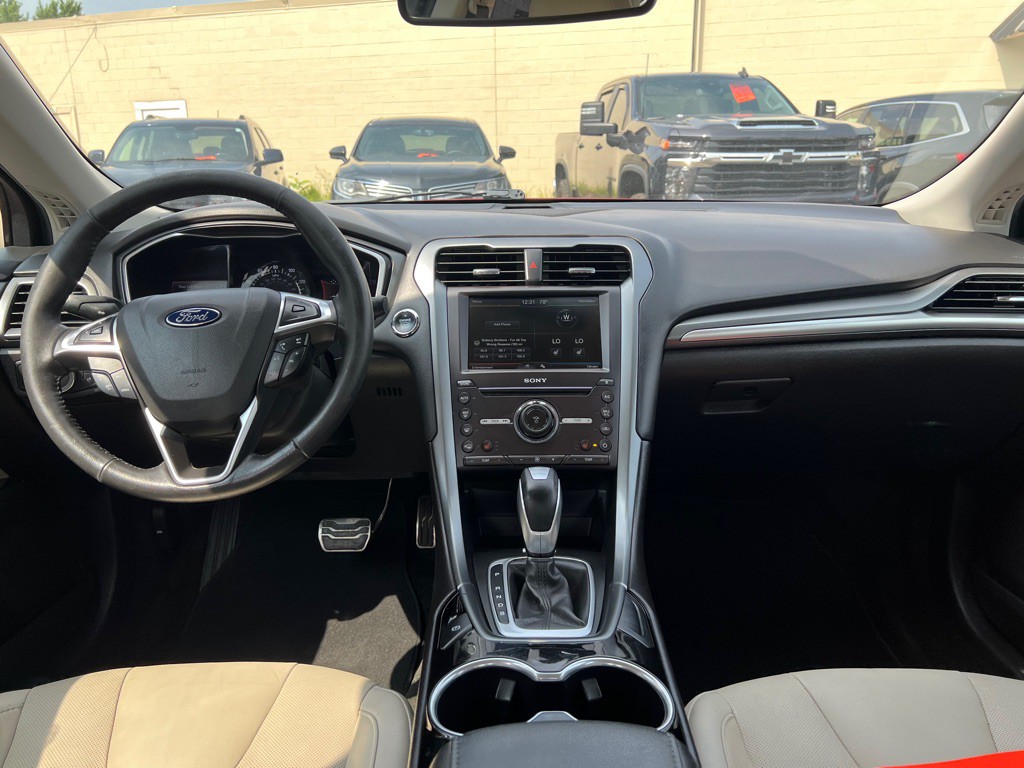 2016 Ford Fusion Image 11