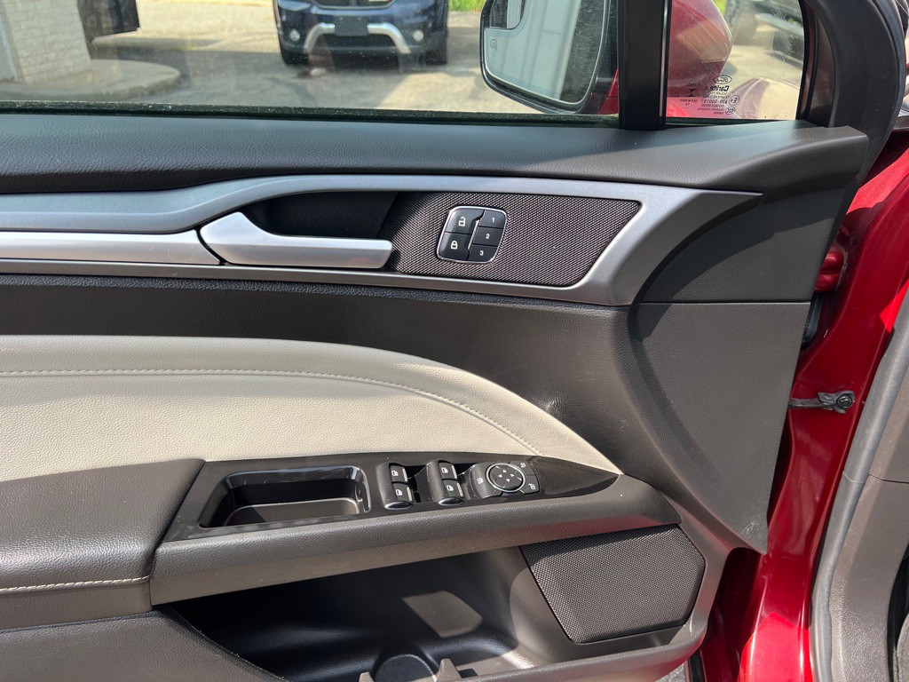 2016 Ford Fusion Image 14