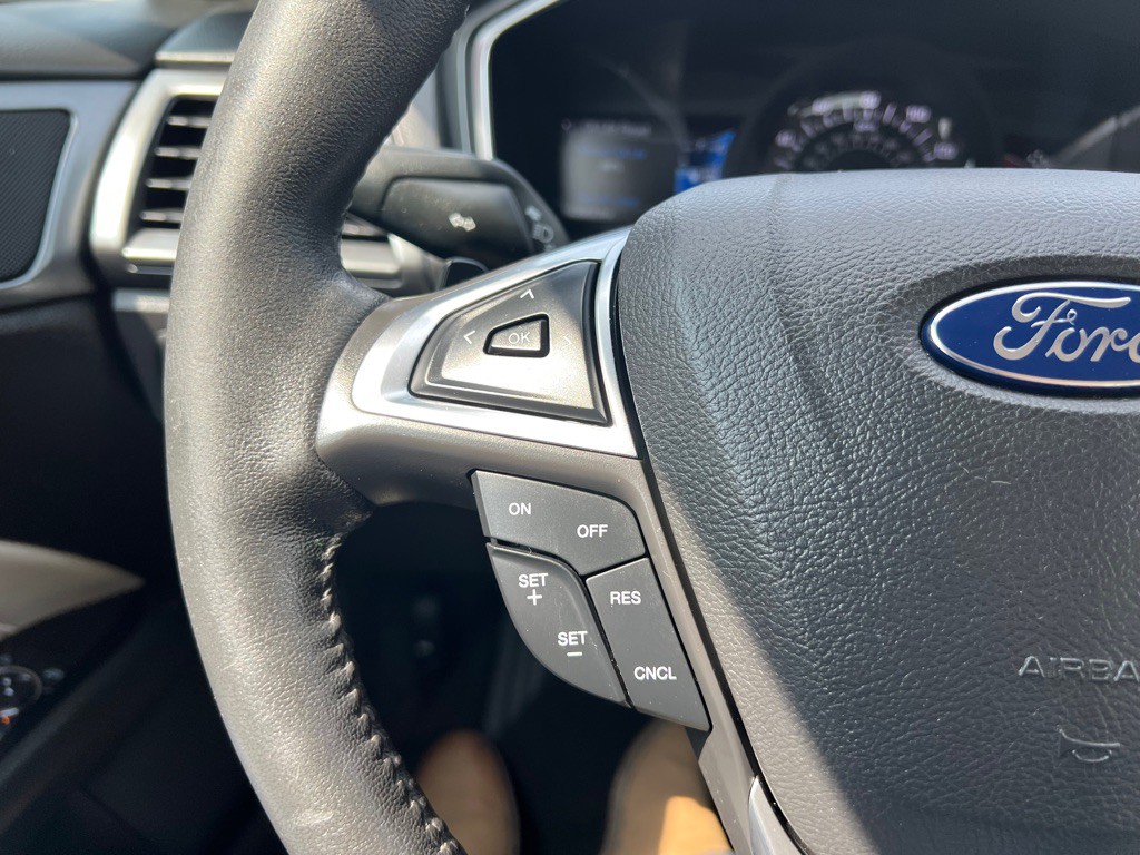 2016 Ford Fusion Image 18