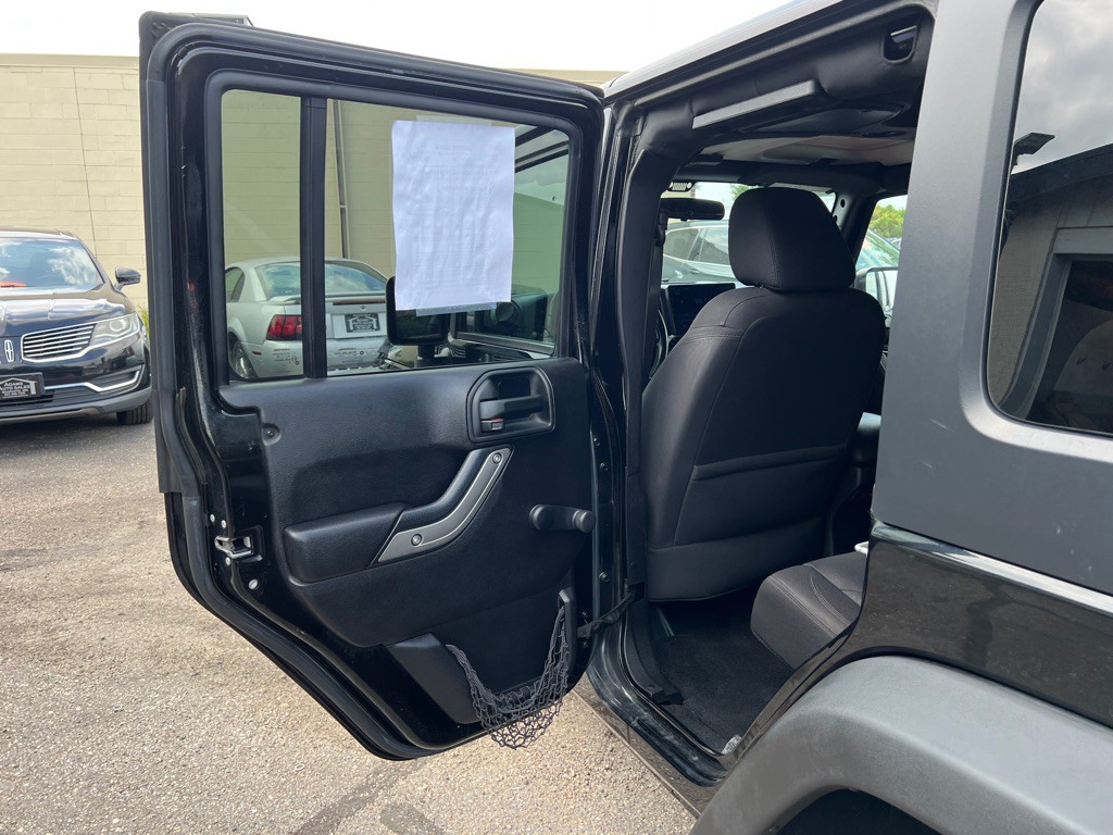 2015 Jeep Wrangler Unlimited Image 9