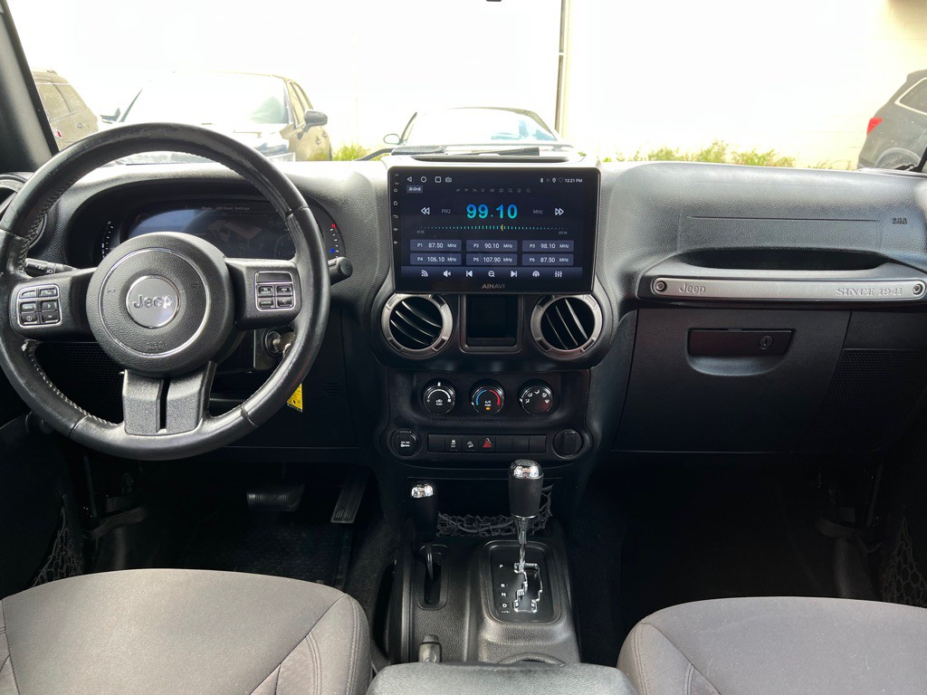 2015 Jeep Wrangler Unlimited Image 12