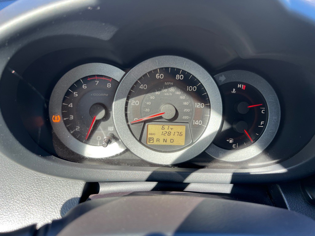 2011 Toyota Rav4 Image 16