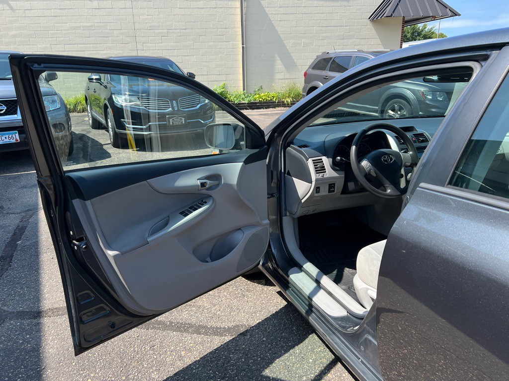 2012 Toyota Corolla Image 12