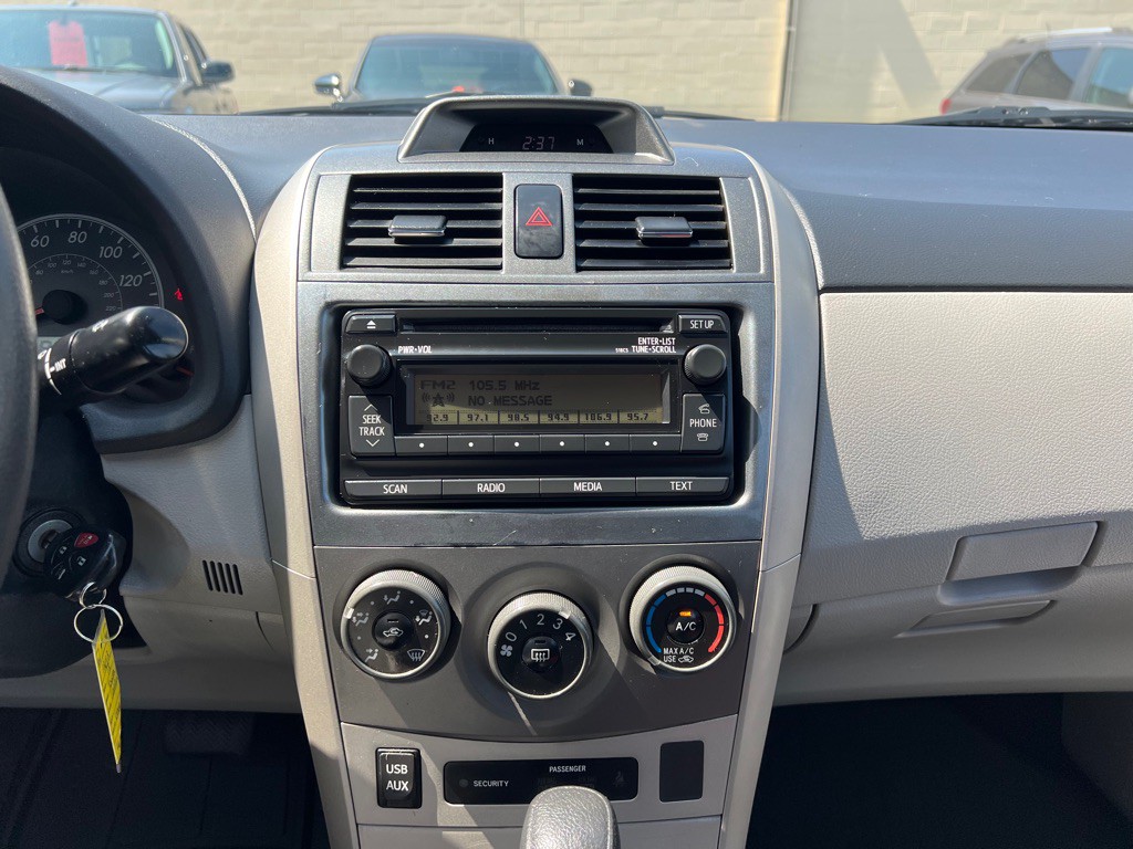 2012 Toyota Corolla Image 18