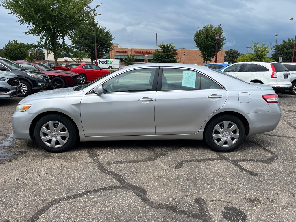 2011 Toyota Camry Image 5