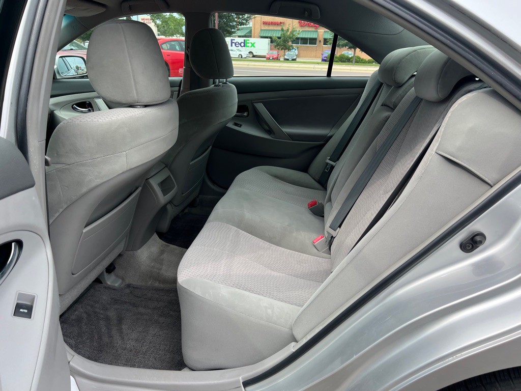 2011 Toyota Camry Image 8