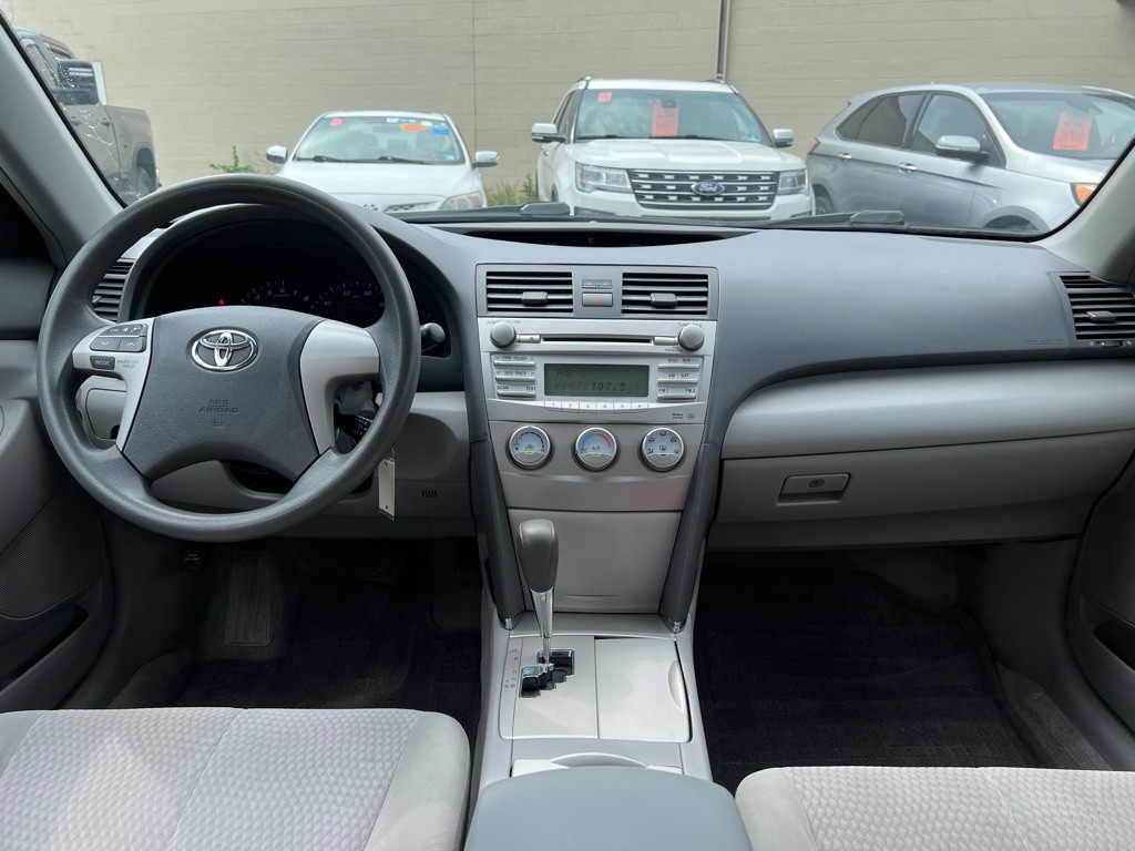2011 Toyota Camry Image 10