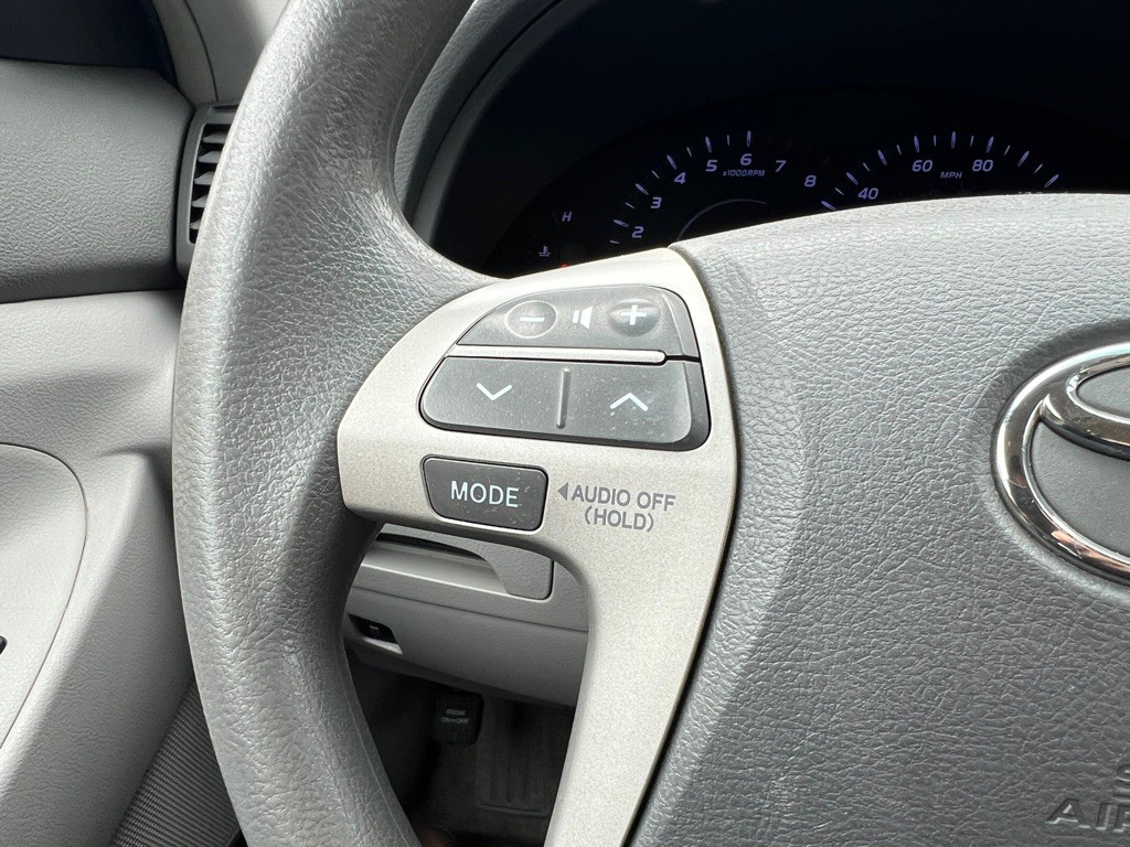 2011 Toyota Camry Image 17