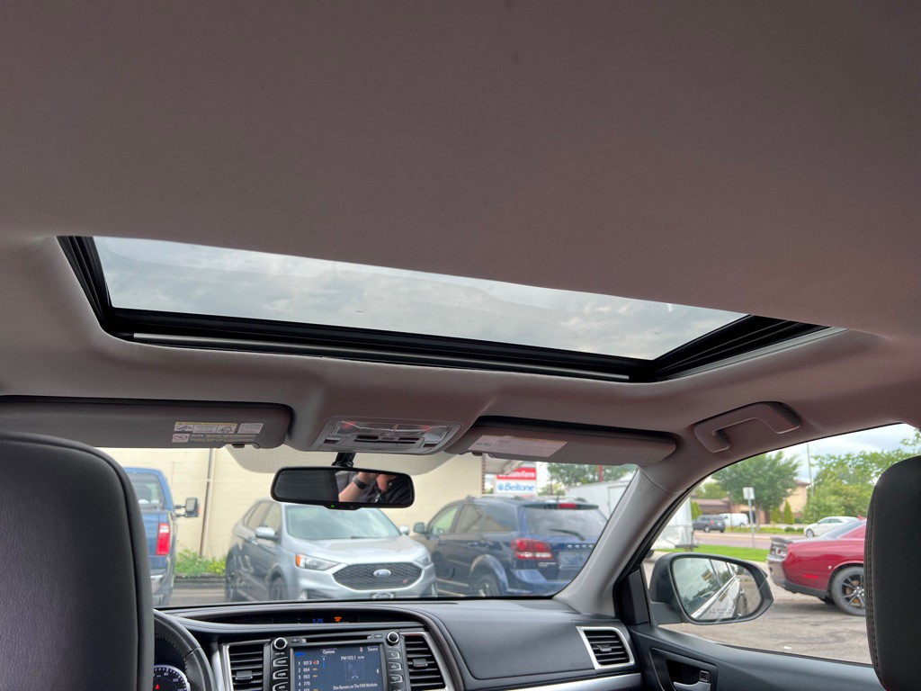 2015 Toyota Highlander Image 11