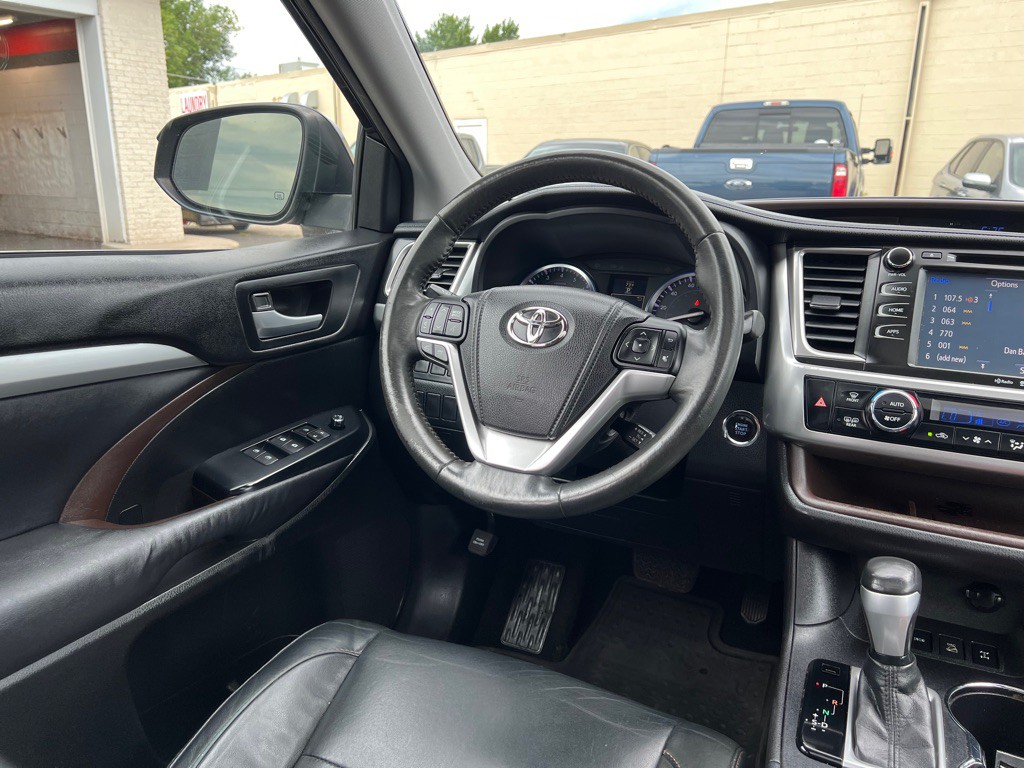 2015 Toyota Highlander Image 14