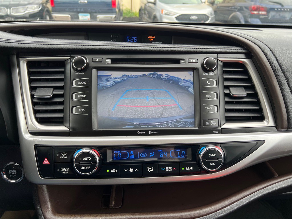 2015 Toyota Highlander Image 21