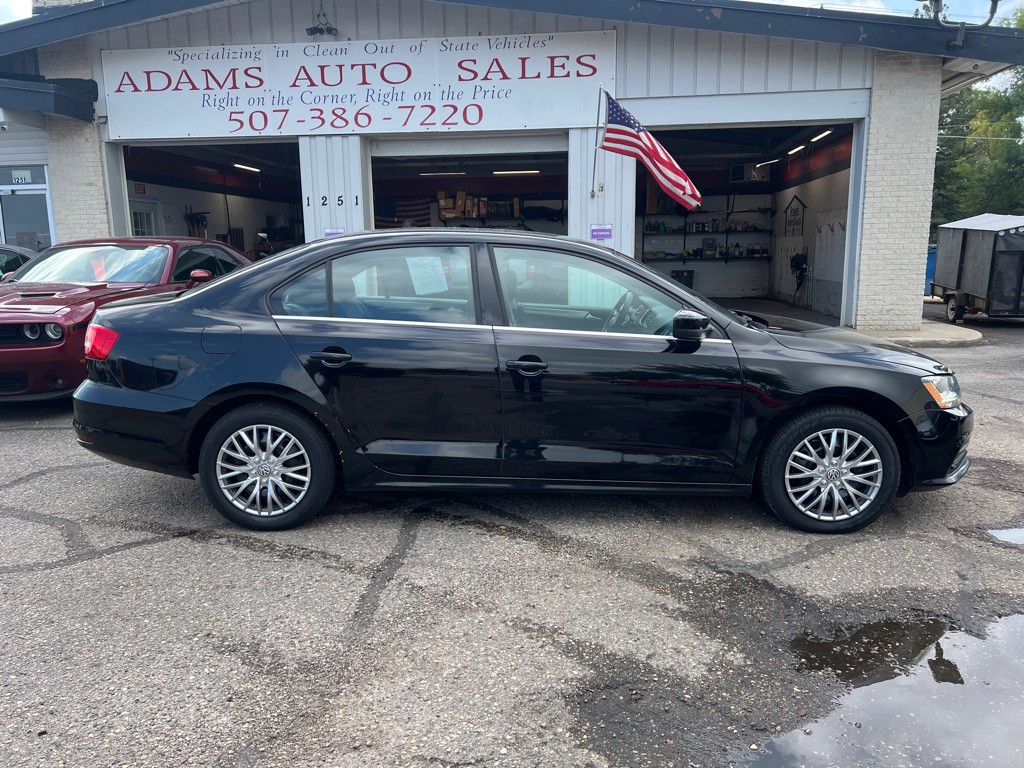2017 Volkswagen Jetta Image 2