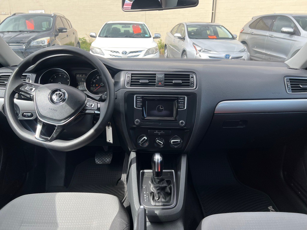 2017 Volkswagen Jetta Image 10