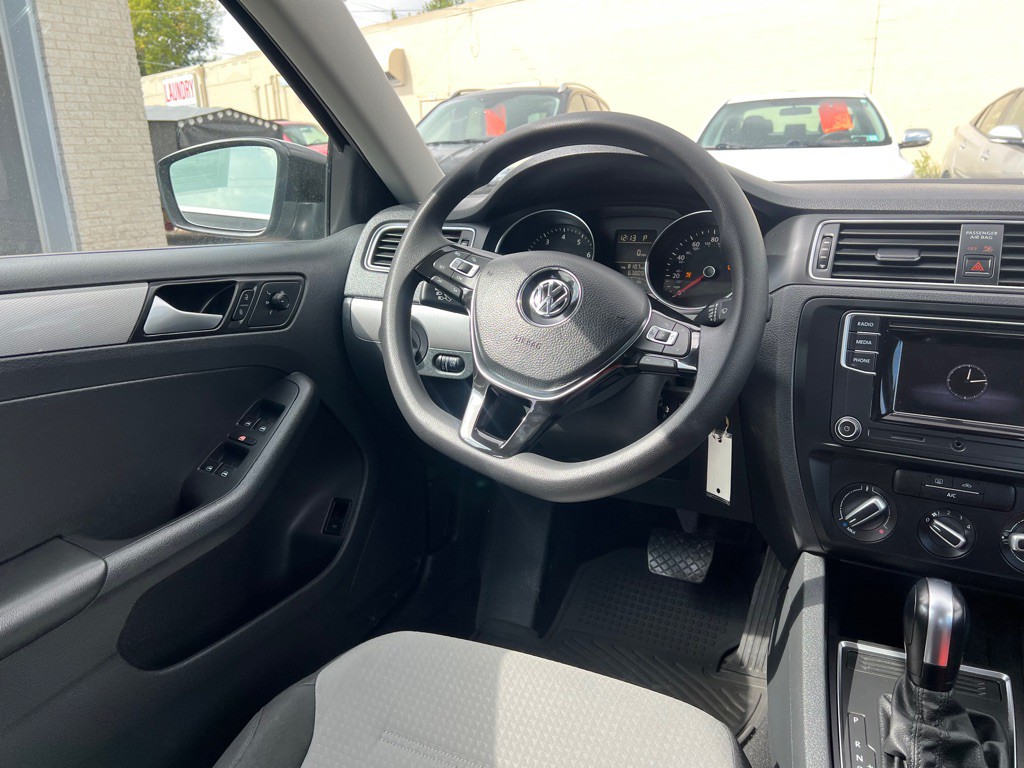2017 Volkswagen Jetta Image 11