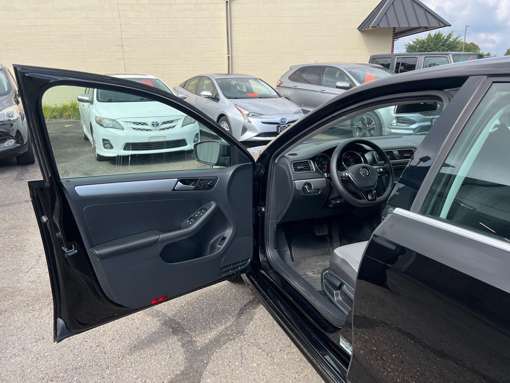2017 Volkswagen Jetta Image 12