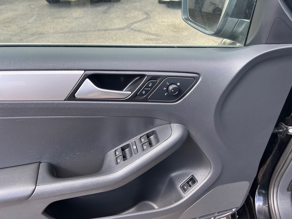 2017 Volkswagen Jetta Image 13