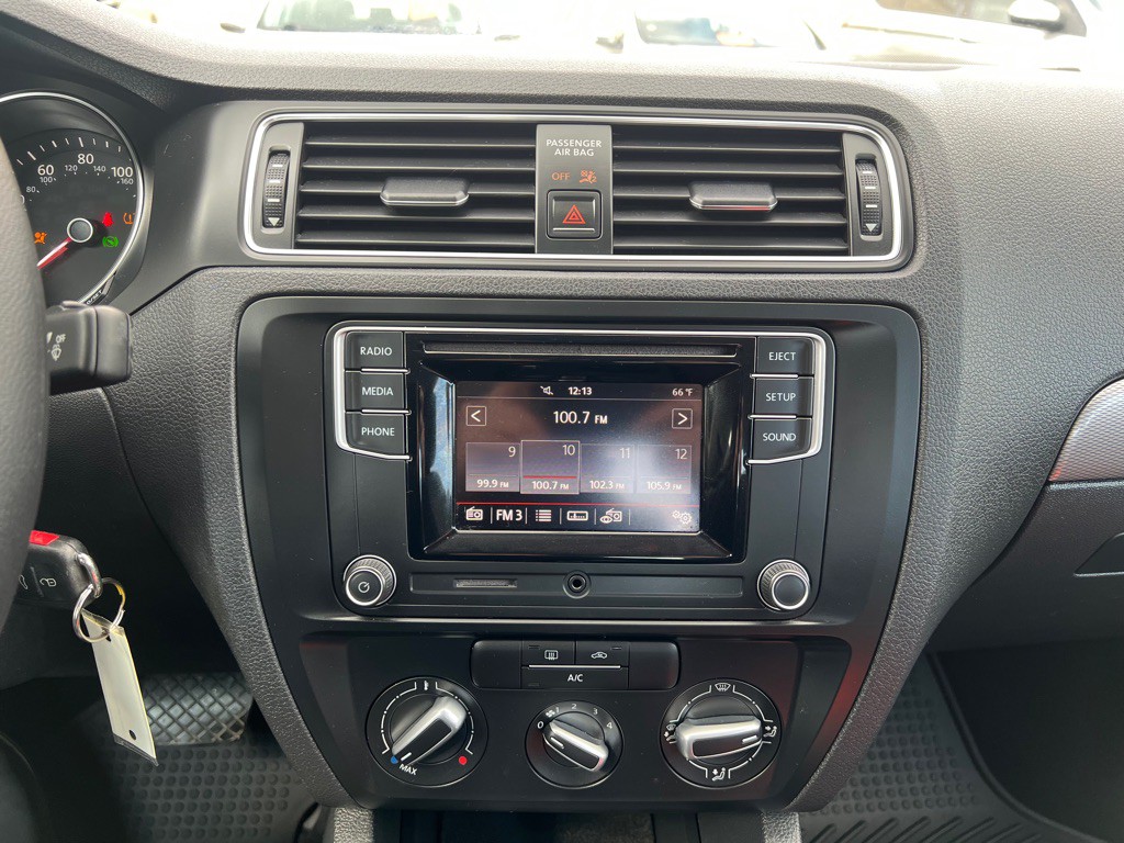 2017 Volkswagen Jetta Image 19