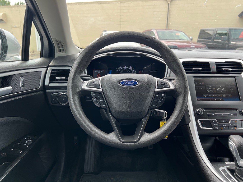 2016 Ford Fusion Image 15