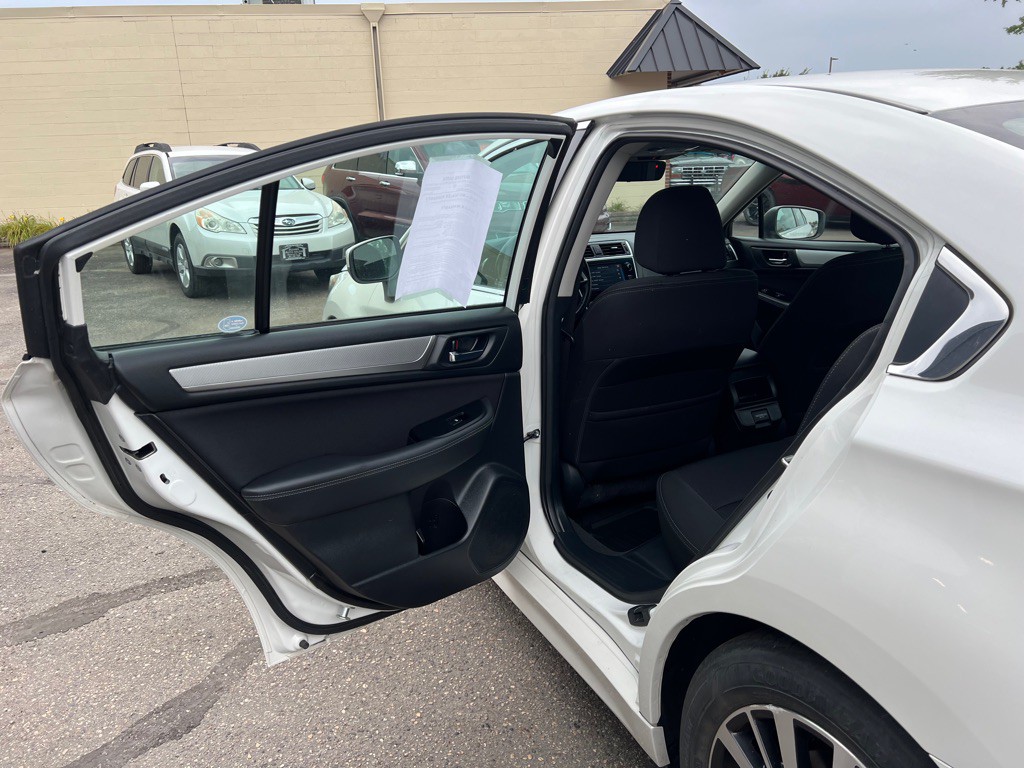 2018 Subaru Legacy Image 7