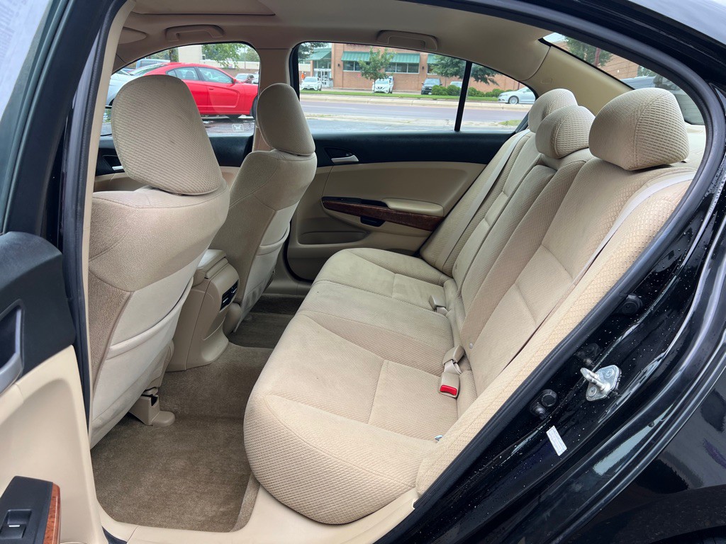 2011 Honda Accord Image 8