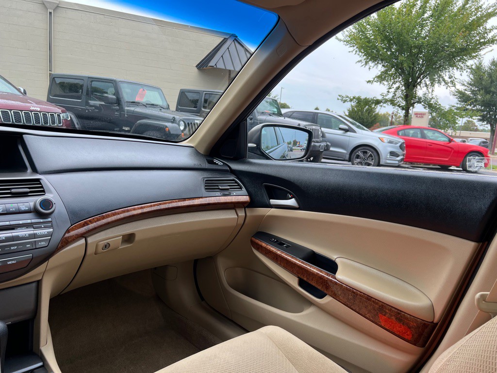 2011 Honda Accord Image 10